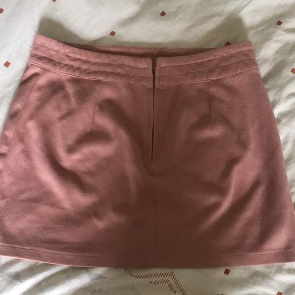 Kendall and Kylie pink suede skirt - Picture 4 of 4